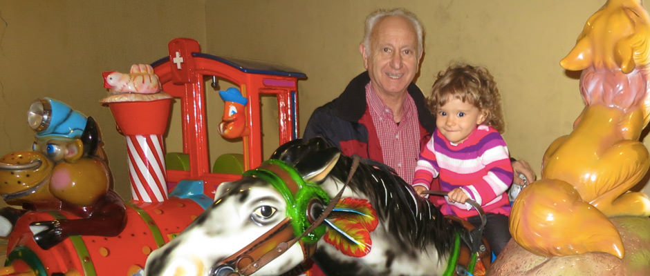Foto de la familia Guinsburg con Kyla, Martha y Flavio